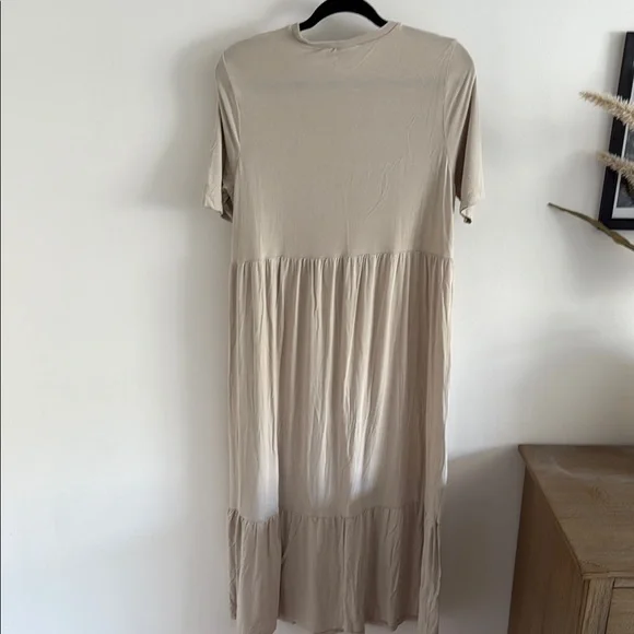 ASOS Design beige tiered maxi dress - Picture 5 of 5